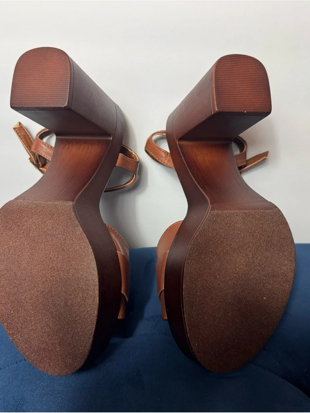 Madden Girl Brown Cognac Platform Sandals Gold Buckle Y2K 7.5